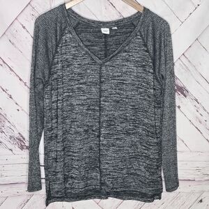 GAP Gray Pullover Shirt